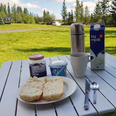 Frühstück im Grünen